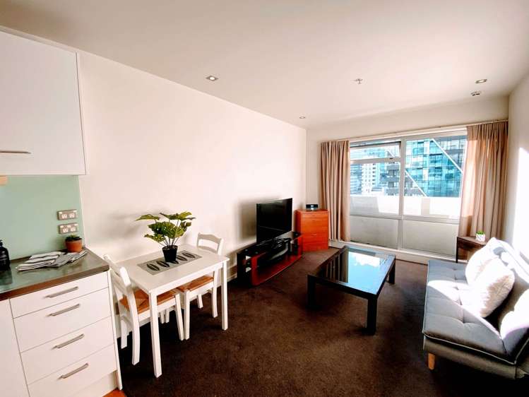 11F/16 Gore Street City Centre_1