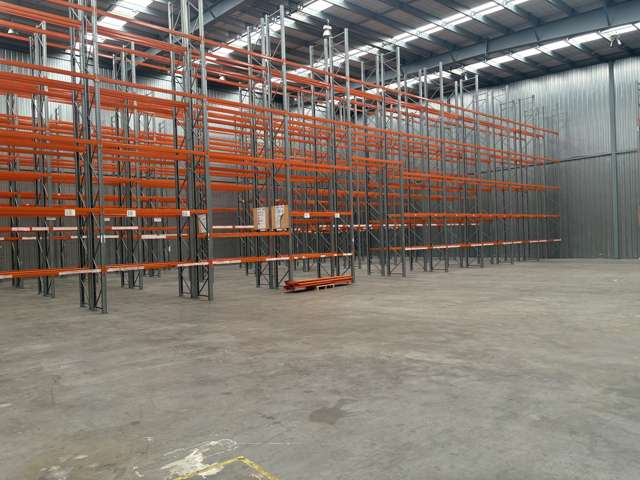 982sqm industrial warehouse with yard