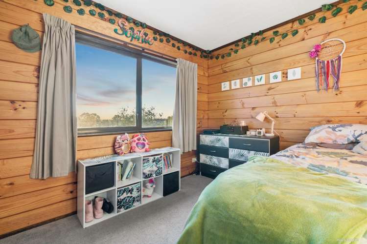 8 Wesleydale Place Papakura_11