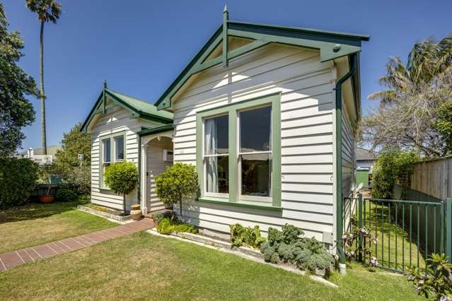 Delightful Double Bay Villa