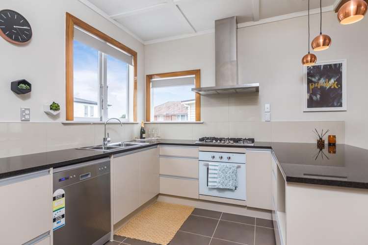 3207 Great North Road New Lynn_8