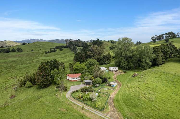 77 Worsp Road Pipiwai_2