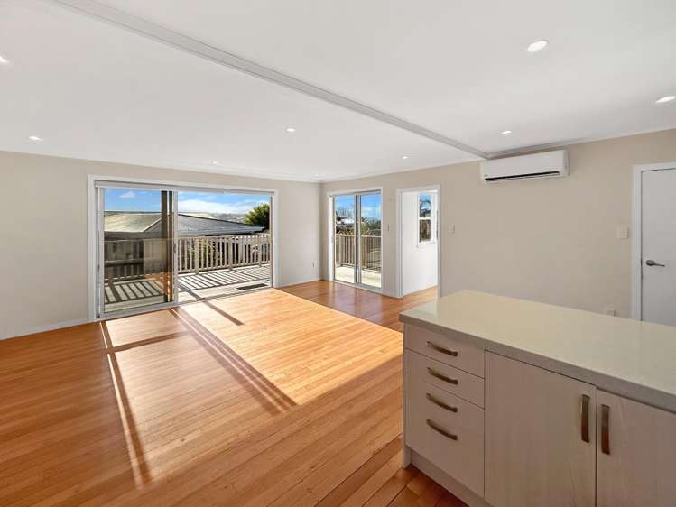 832 Whangaparaoa Road Manly_4