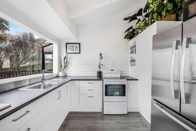 2/69 Trias Road Totara Vale_4