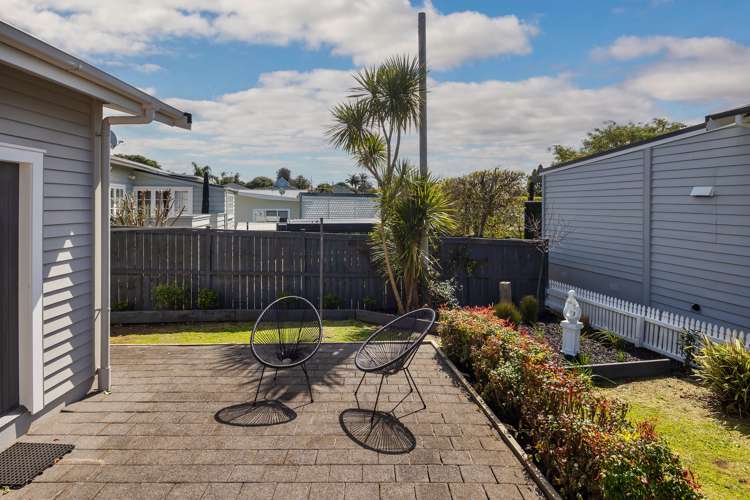 85 Alberton Avenue Mount Albert_24
