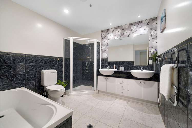 2i/175 Hurstmere Road_4