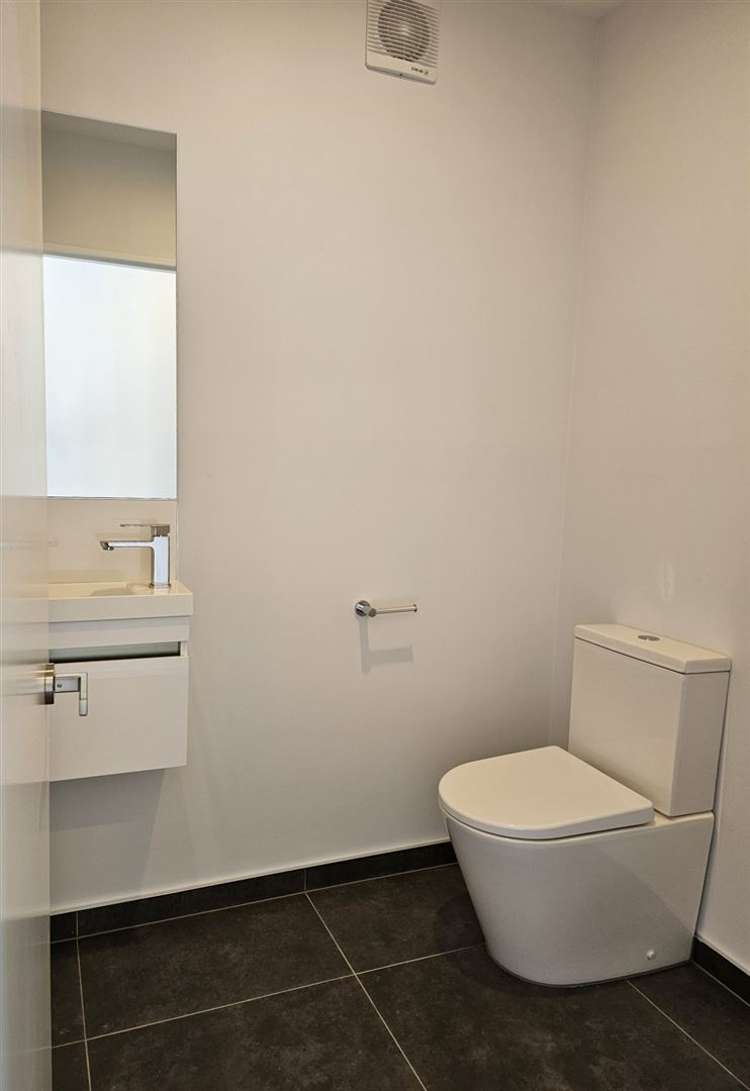1 Malaga Crescent Harewood_12