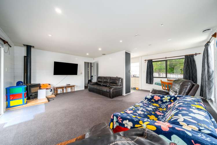 6 Serenity Grove Maoribank_6