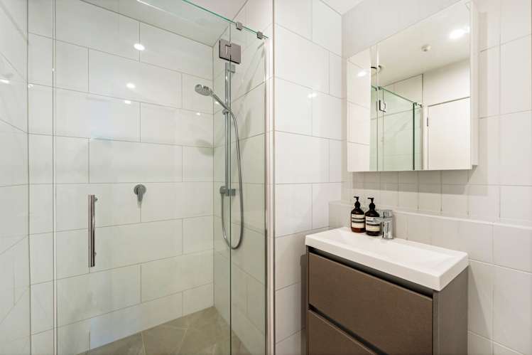 309/1 Kimiora Street Three Kings_7