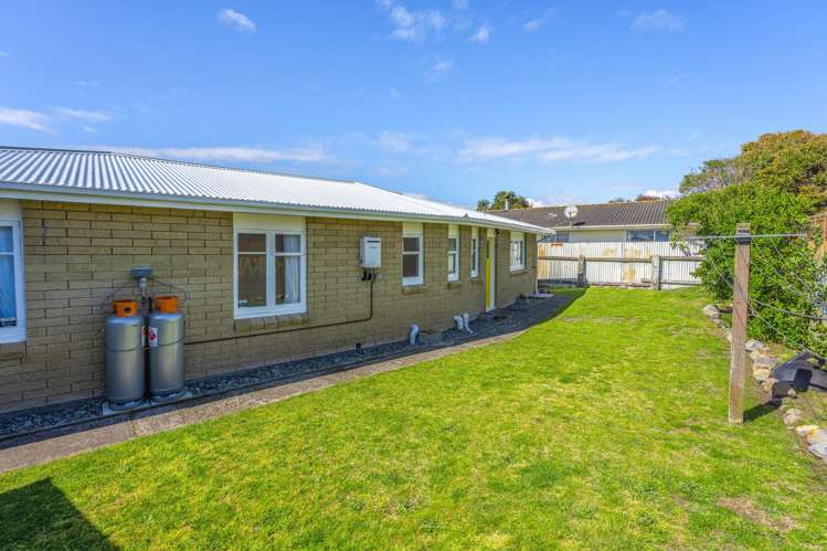 4 Colenso Place Otaki Beach_16
