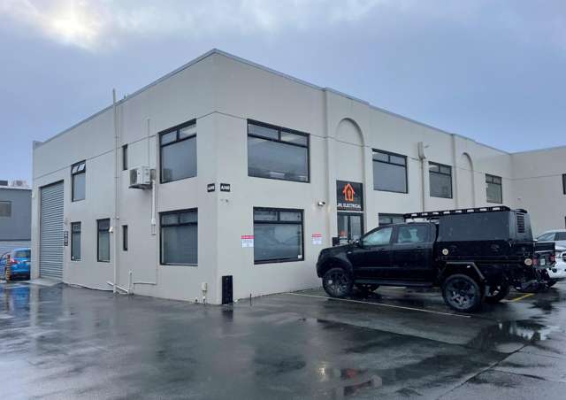 Convenient Warehouse /Office Unit