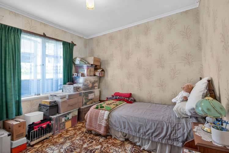 5 Burden Avenue Wainuiomata_12