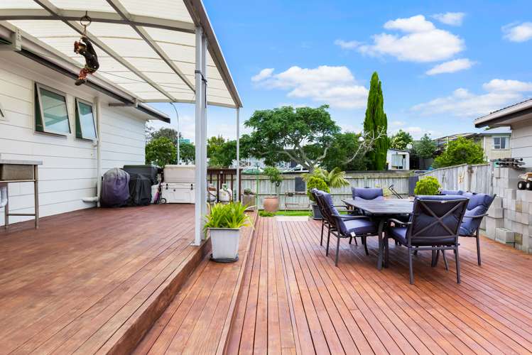 5 Frobisher Way Clendon Park_15