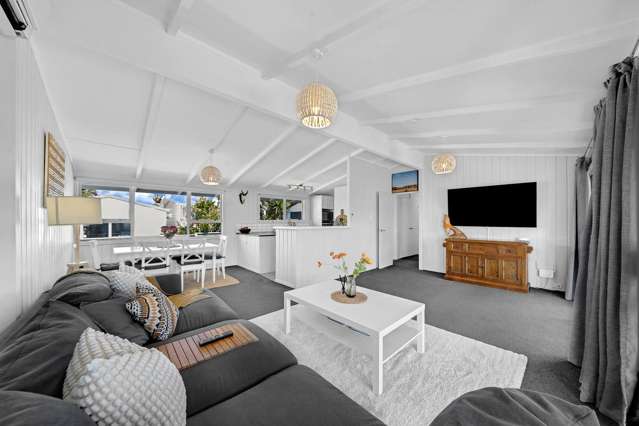 98 Torkar Road Clarks Beach_3