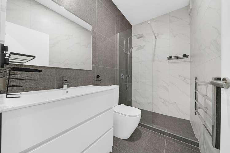 10 Routhmore Street Flat Bush_11