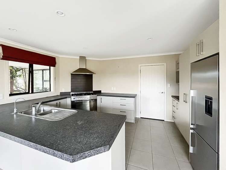 3 Medallion Court Kelvin Grove_2