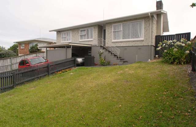 Glenfield 3 bedroom Home- Great Location and Schools