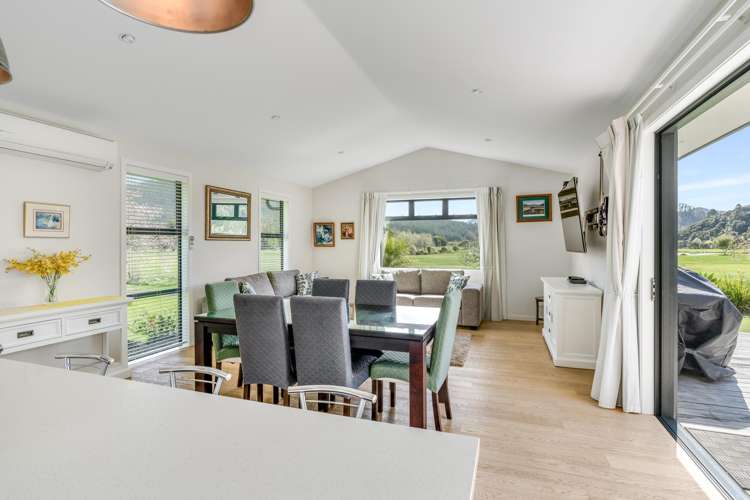 116 Augusta Drive Pauanui_9