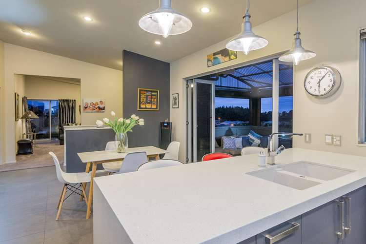 14 Charlotte Way Raumati South_8