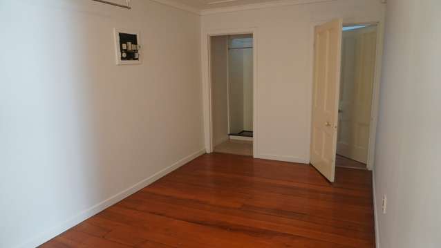 2/15A View Road Mount Eden_2