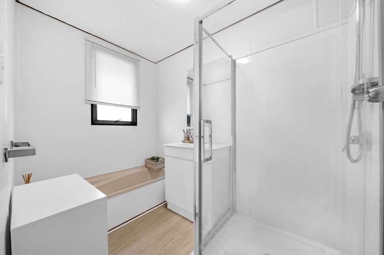 1/233 Glengarry Road Glen Eden_17