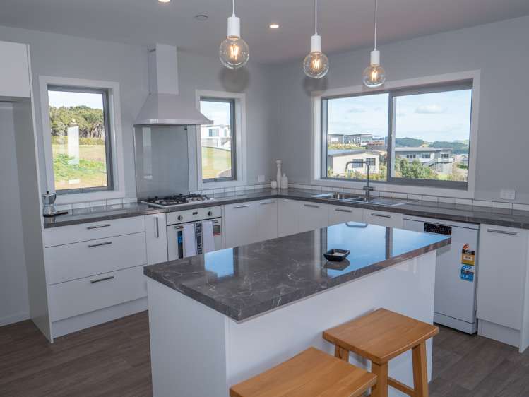 3 Sunrise Place Cable Bay_6