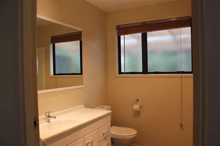 12 Glucina Place Glen Eden_11