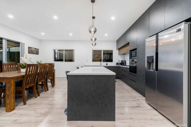 3 Cooladawson Drive Flat Bush_10