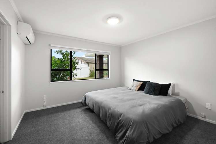 34 Ellerslie Avenue Chedworth_12