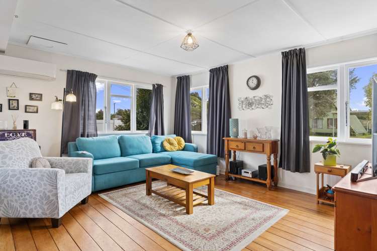 8a Farnworth Avenue Holdens Bay_4