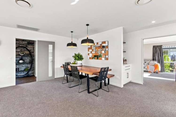 11 Glastonbury Drive Burwood_10