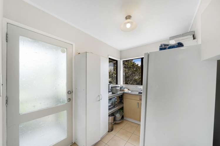 21 Rushgreen Avenue Pahurehure_9