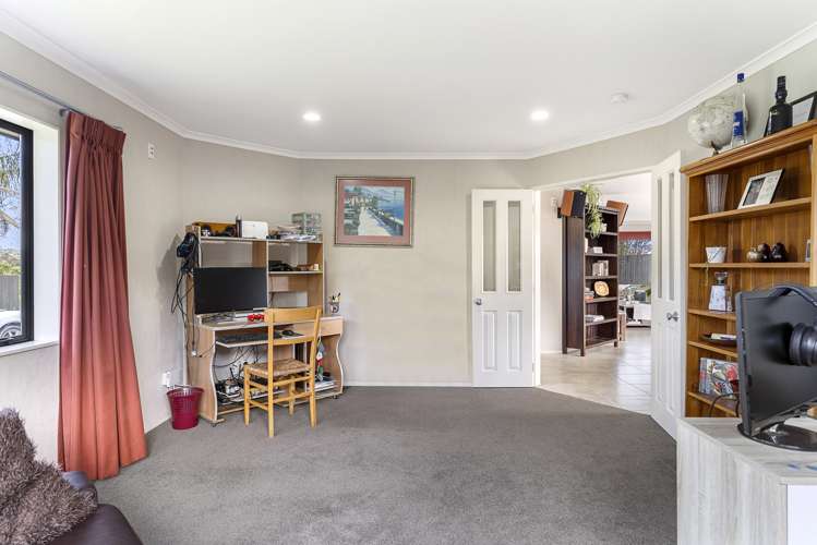 6 Glesan Place Beachlands_12