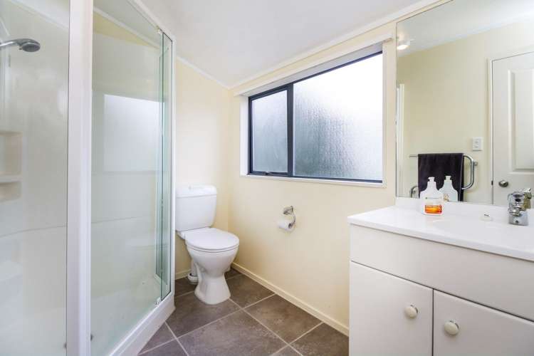 13b Crystal Avenue Glendene_8