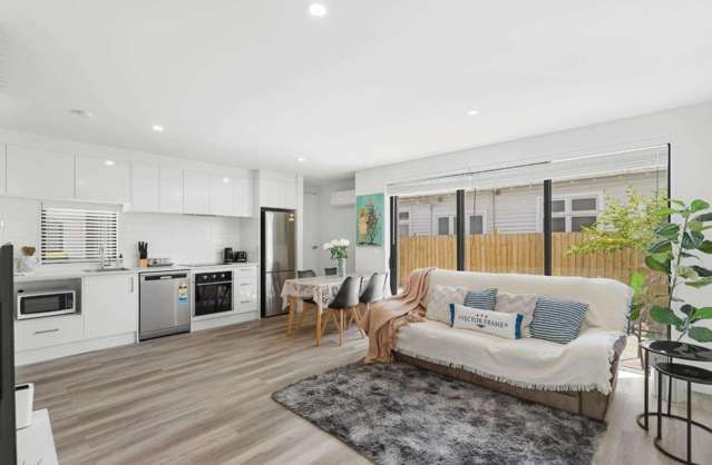 2/58 Division Street Riccarton_3