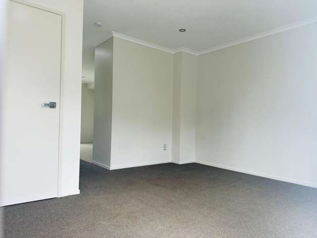 9/4 Wallson Crescent Wiri_2