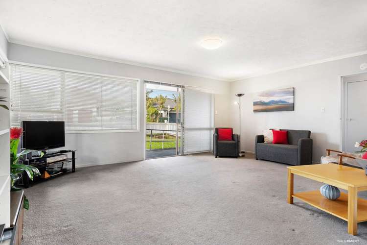 1/2 Strid Road Te Atatu South_5