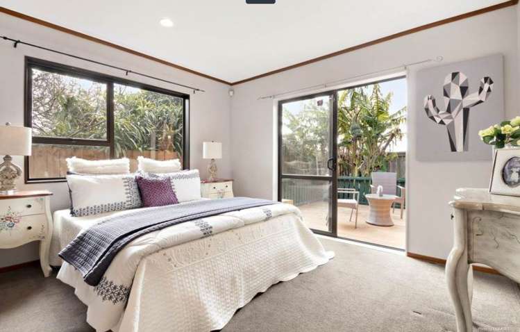 2/49 Oakdale Road Mt Roskill_1