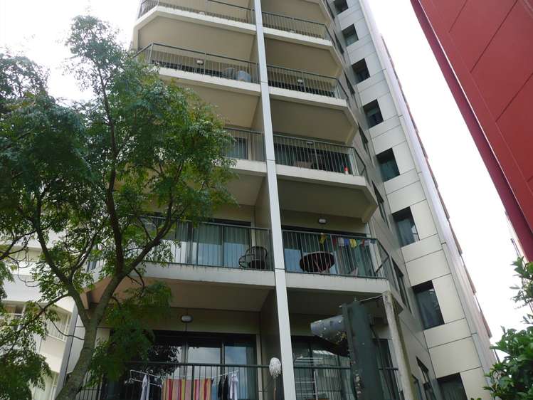 12C/6 Whitaker Place 10015_10