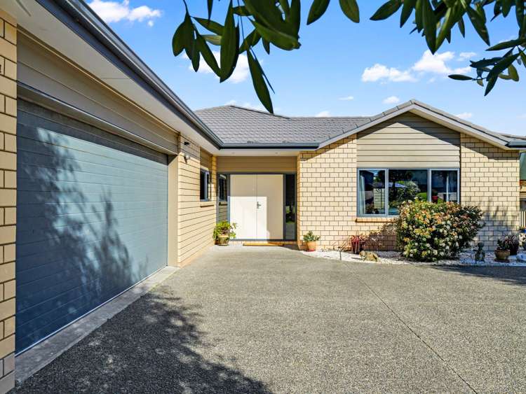 23 Lithgow Drive Otamatea_5