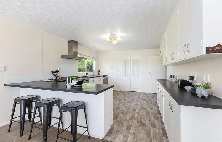 99 Akaroa Drive Maupuia_7