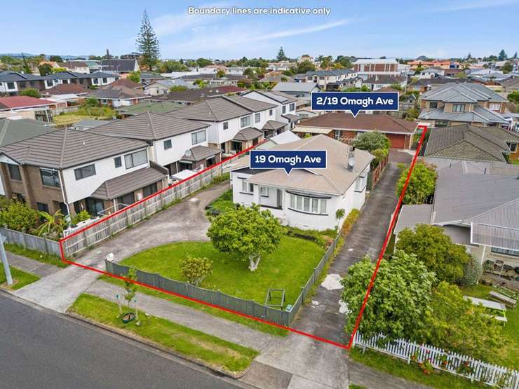 A three-bedroom, one-bathroom home on Grand Vue Road, in Papatoetoe, sold under the hammer for <img.8655m after some competitive bidding. Photo / Supplied