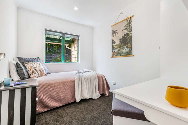 92 Scenic Drive Titirangi_9