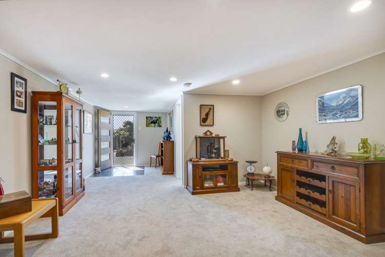 8 Newall Avenue Stoke_15