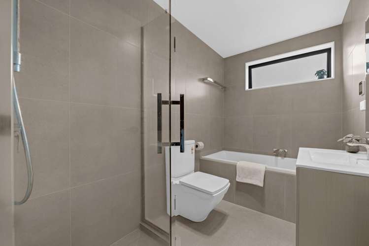 6 Manahau Lane Flat Bush_11