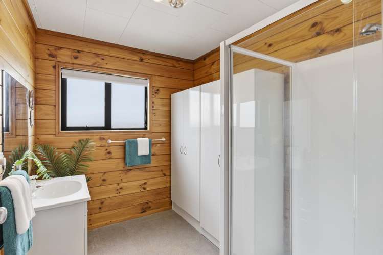 130 Renown Road Raumati South_18