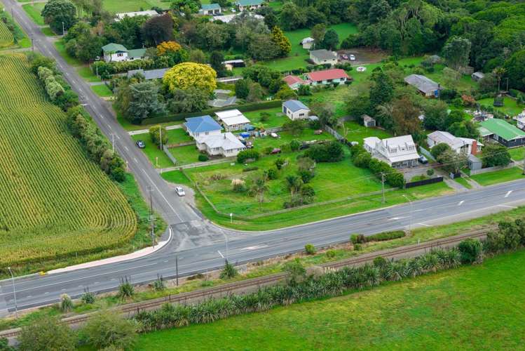 2 and 4 Waikawa Beach Road Manakau_8