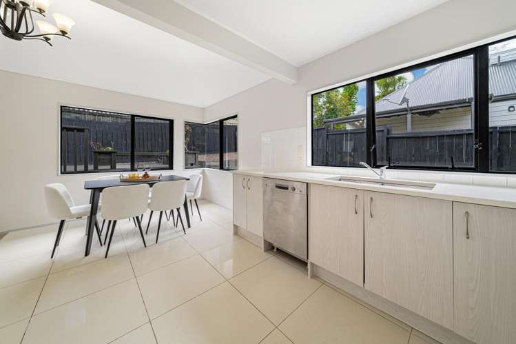 2/4 Brian Avenue Forrest Hill_13