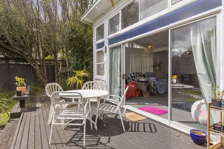 140 Edmonton Road Te Atatu South_11