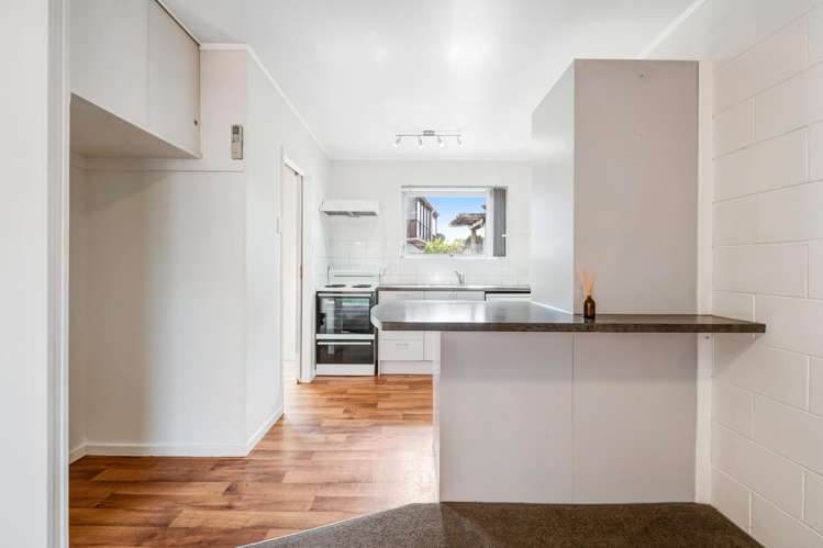 1/587 Glenfield Road Totara Vale_5